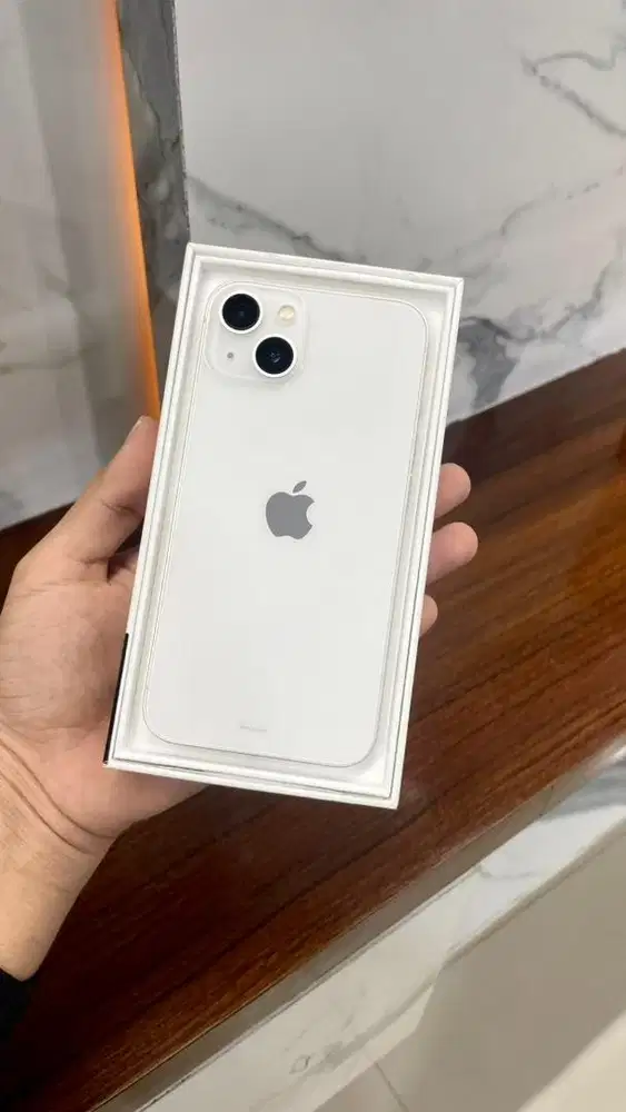 iPhone 13 128 gb iBox bh 100% 1 bulan pakai garansi september 2026