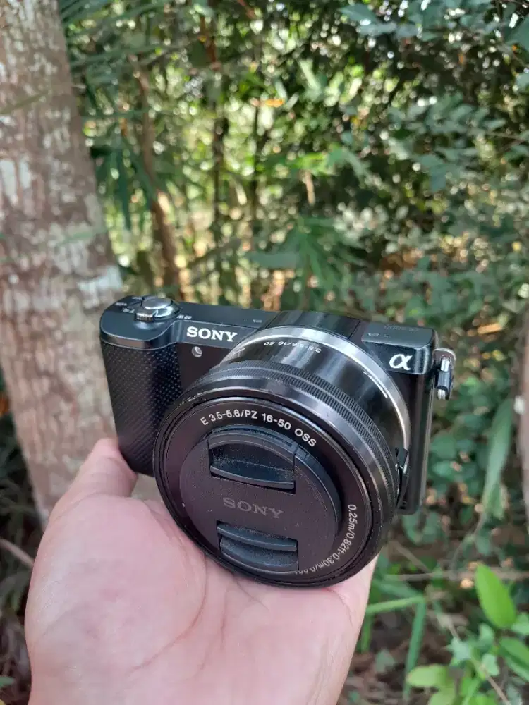 Kamera sony a5000 lensa kit 16 50 mm oss