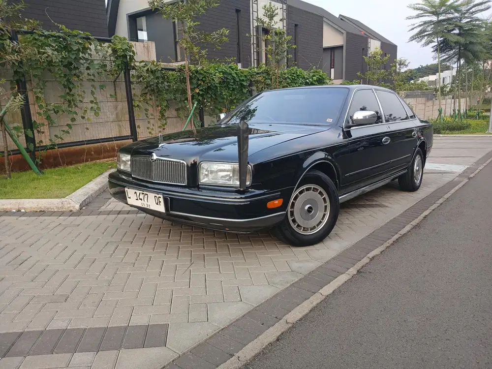 Nissan Infiniti 1992 Bensin