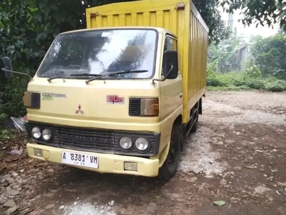 Mitsubishi engkel tahun 1991 fe 104