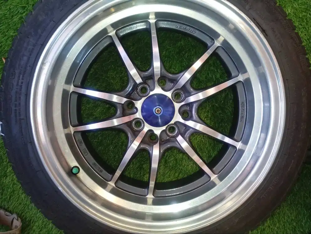 Velg Mugen R 16 dan ban