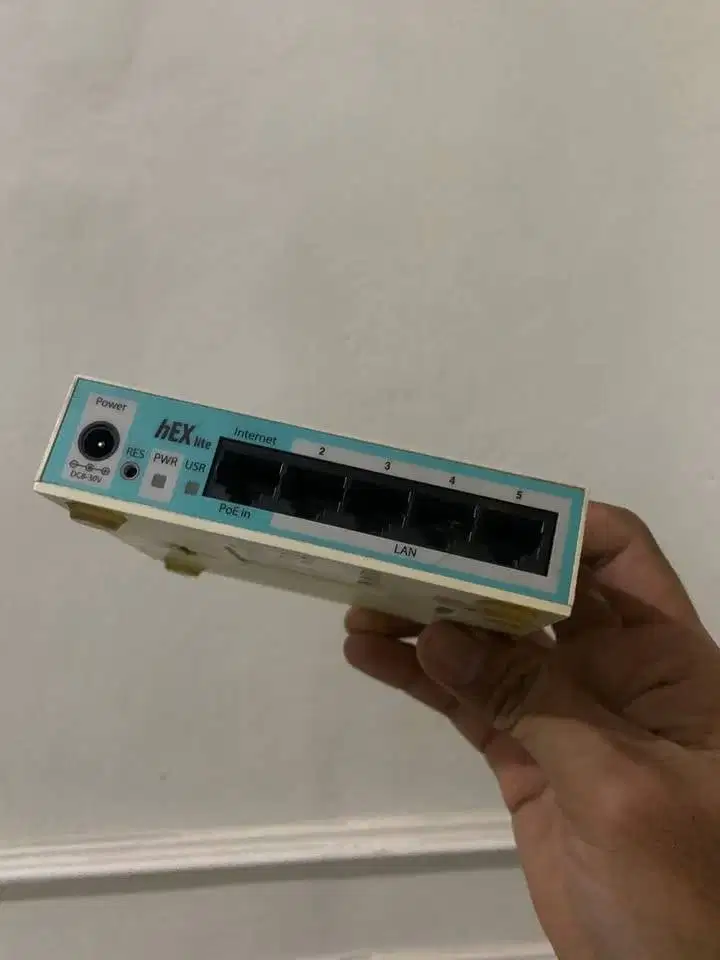Router MikroTik RB750 Hex R2