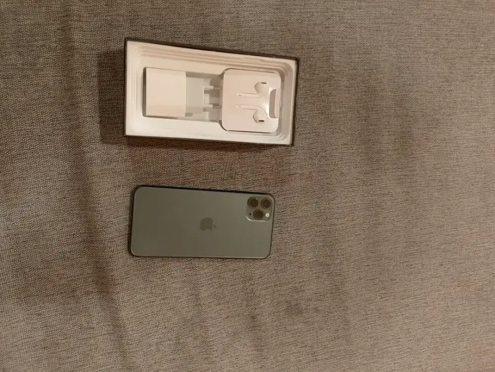 Iphone 11 pro max 256gb mudah baru