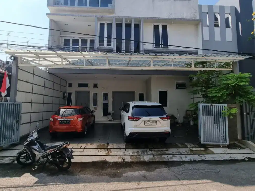 MURAH! Rumah Minimalis Rapi 3 Lantai di Sunter Kirana