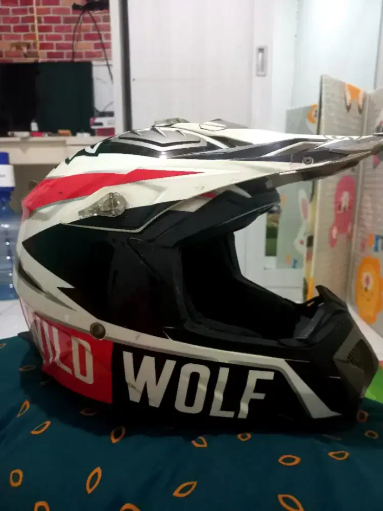 Jual helm triel sdh tak terpakai
