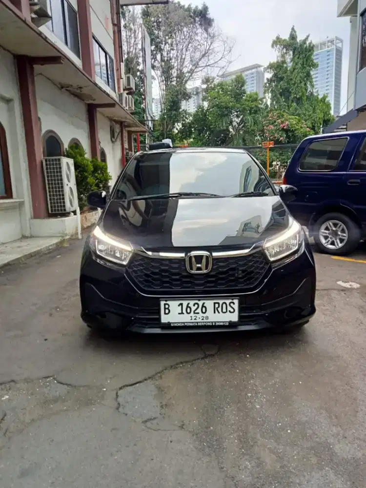 Mobil disewakan mingguan bulanan