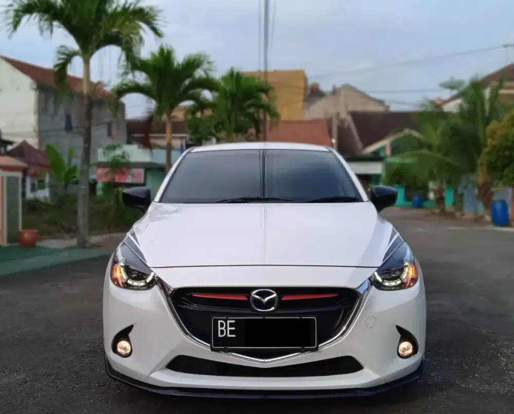 MAZDA 2 R Automatic Limited Edition 2015/2016