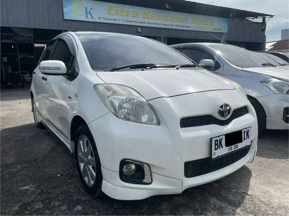 [ Dp 15 jt ] Toyota Yaris E 1.5 Manual 2013