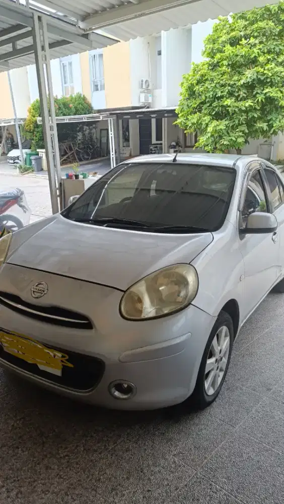Nissan march silver 2012 1.2L XS AT (tipe tertinggi)