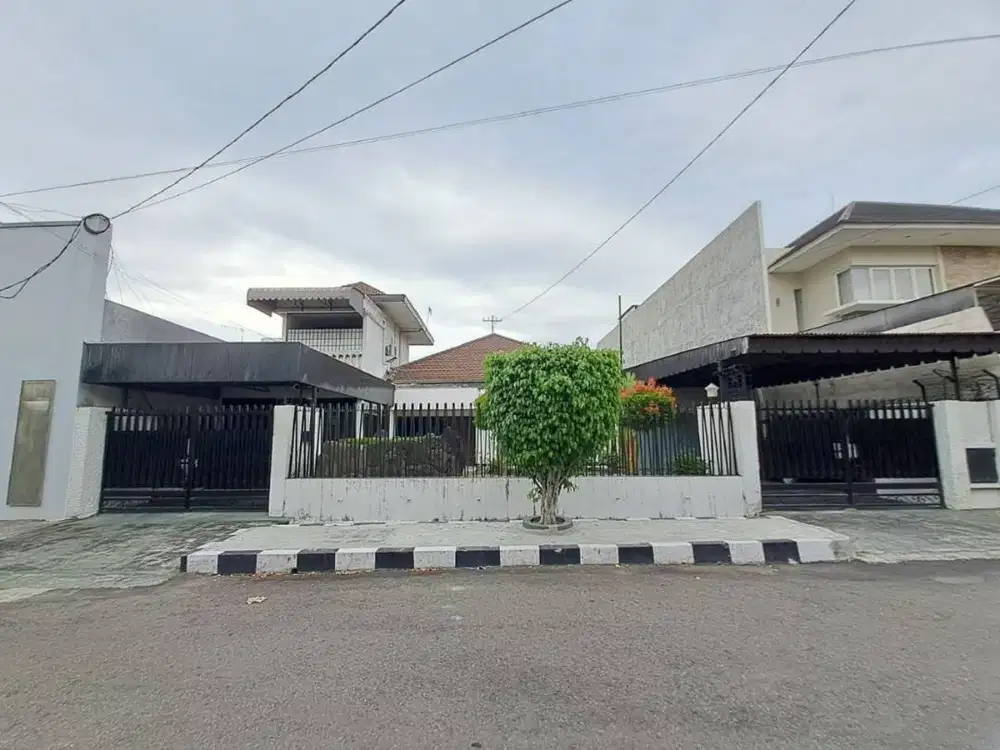 Jual cepat, Rumah Kupang Indah dengan kolam renang