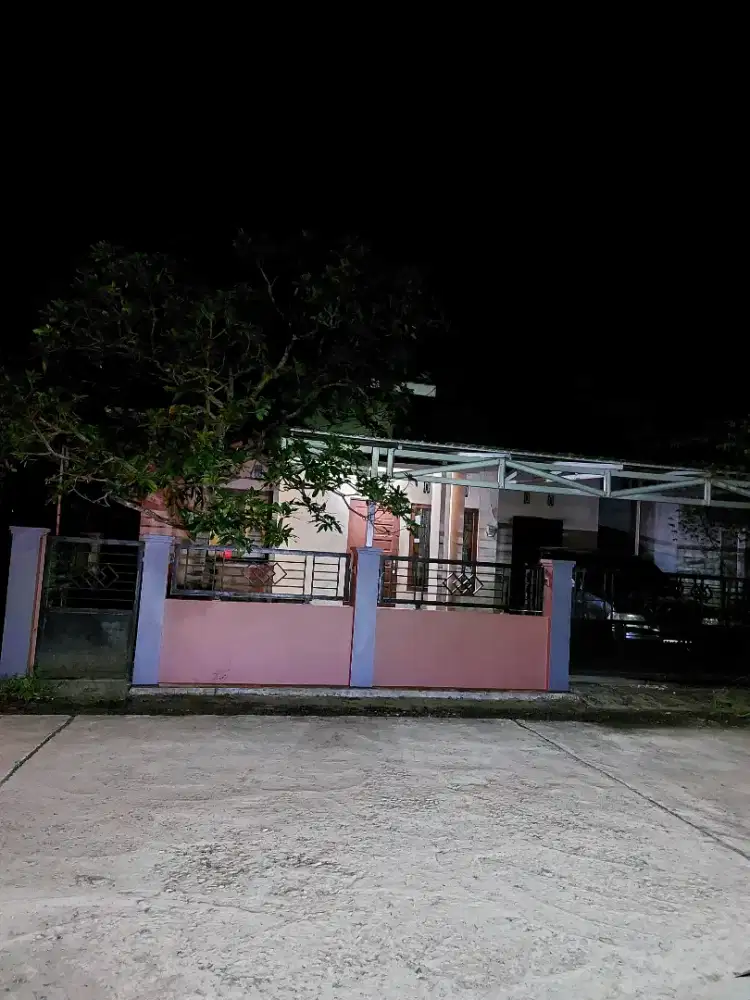 Di sewakan rumah per tahun 24 jt