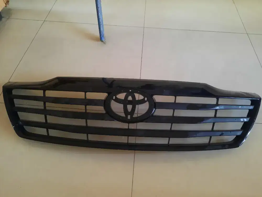 Di jual grill toyota fortuner vnt tahun 2013