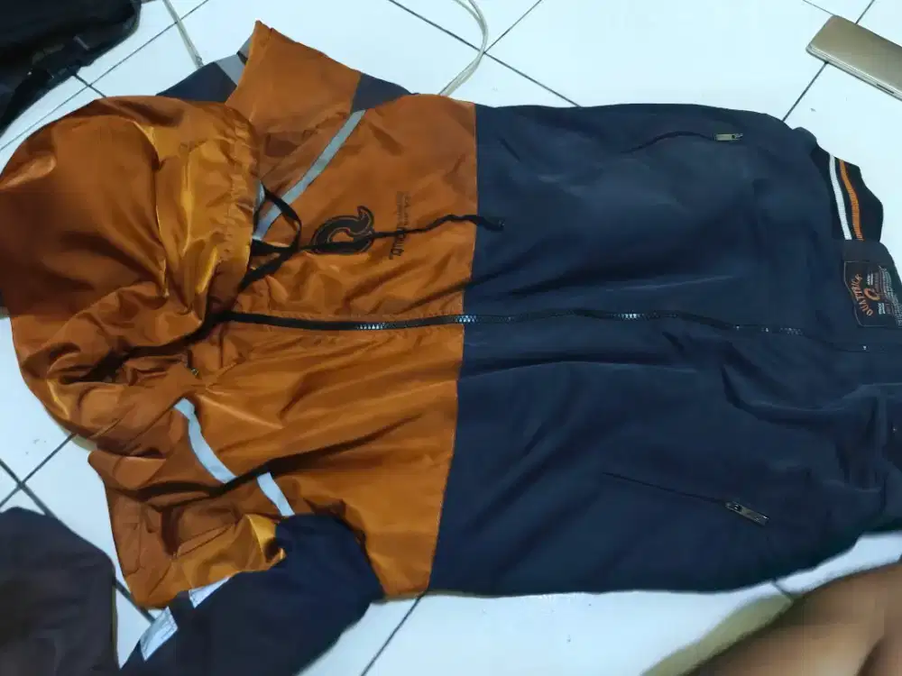 Jaket sweter adem