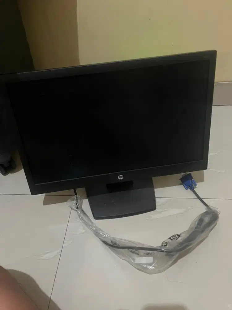 Monitor pc komputer hp V193 19inch