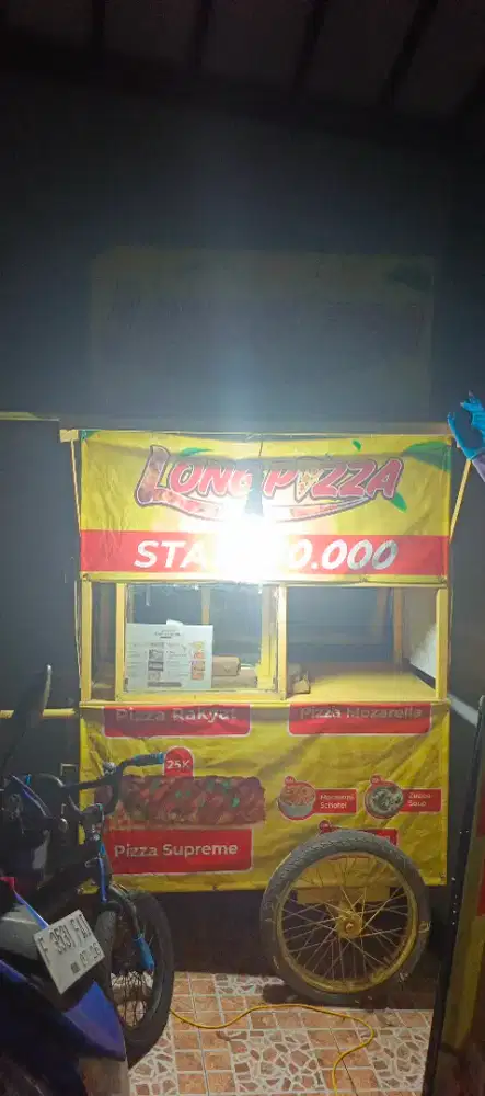 Gerobak bekas teh solo cilok gorengan