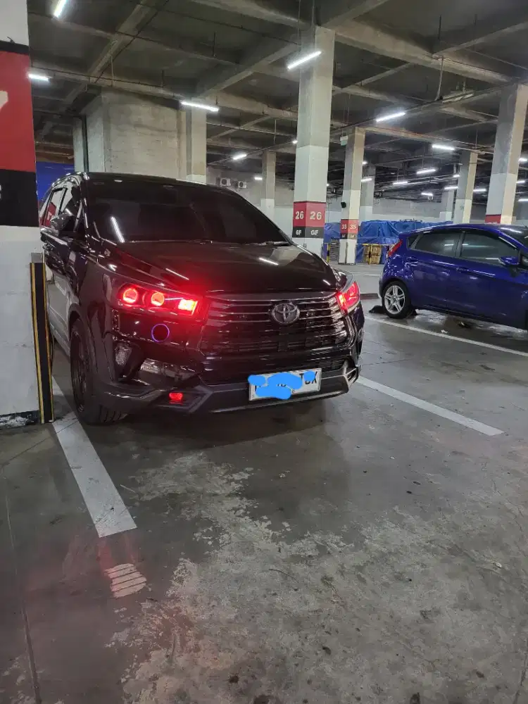 Innova venturer 2017 Hitam AT