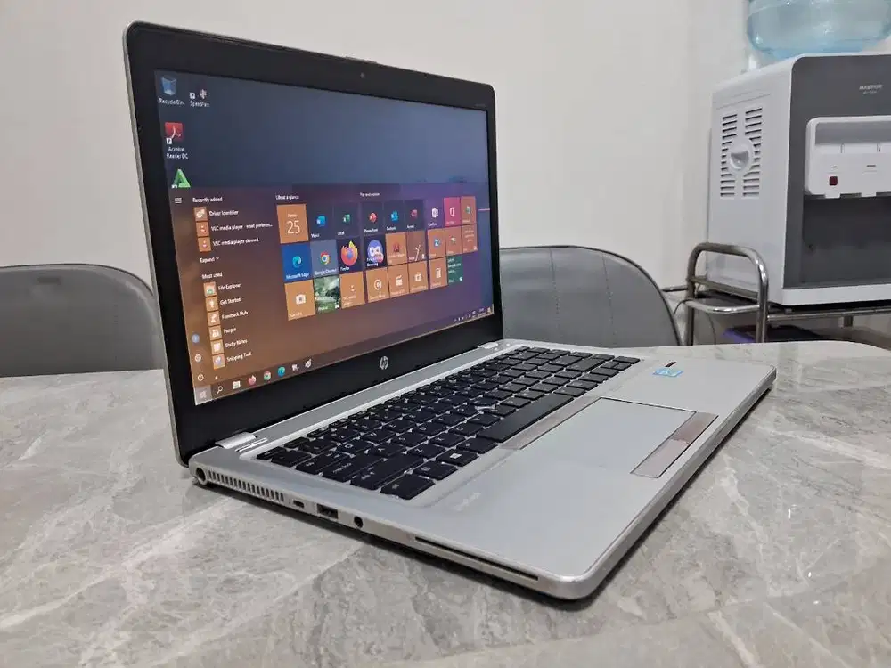 Laptop BerGARANSI HP Folio i7 16GB SSD readyUp WinORI Kyb Light NewLCD