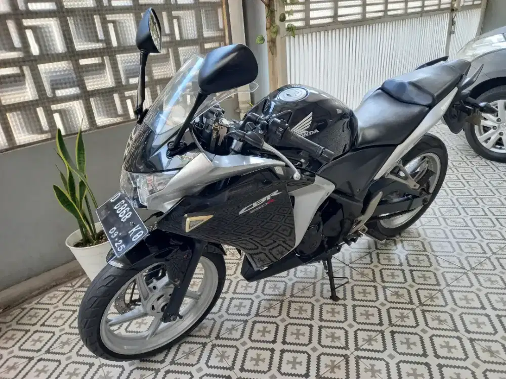 Motor Honda CBR 250 Built Up (CBU) Th 2012 Km Rendah siap pake