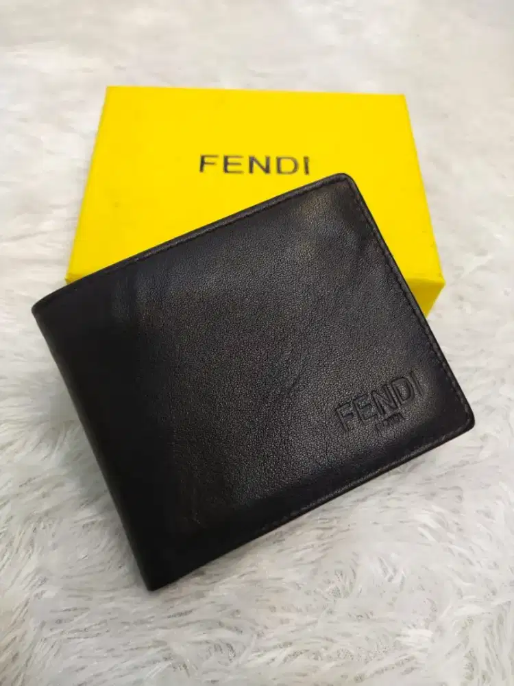 Luxury FENDI leather wallet very elegance and prestige