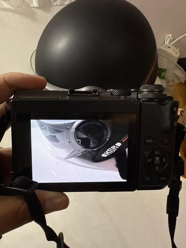 DIJUAL CEPAT - KAMERA CANON M6 LENSA EF-M 22MM F2 STM
