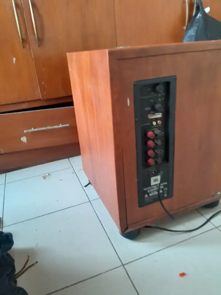 Subwoofer hometheater jbl