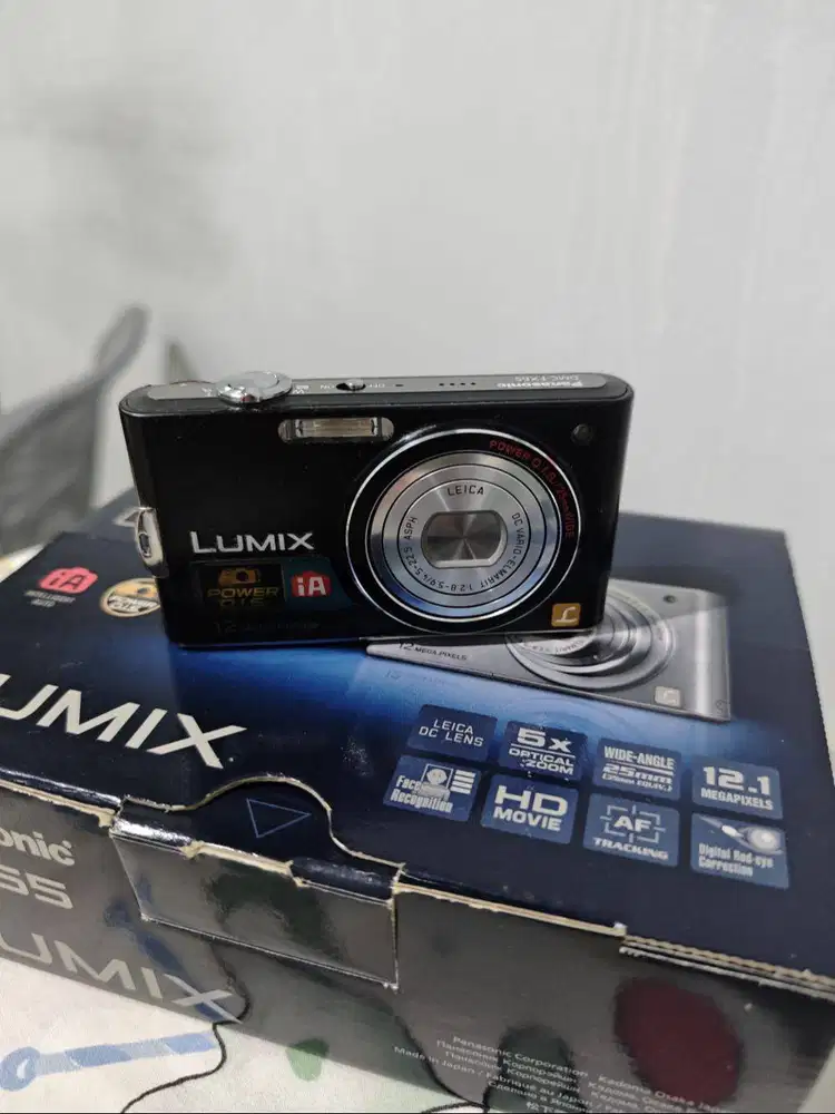Panasonic Lumix FX65 12 MP 5X Optical Zoom Black