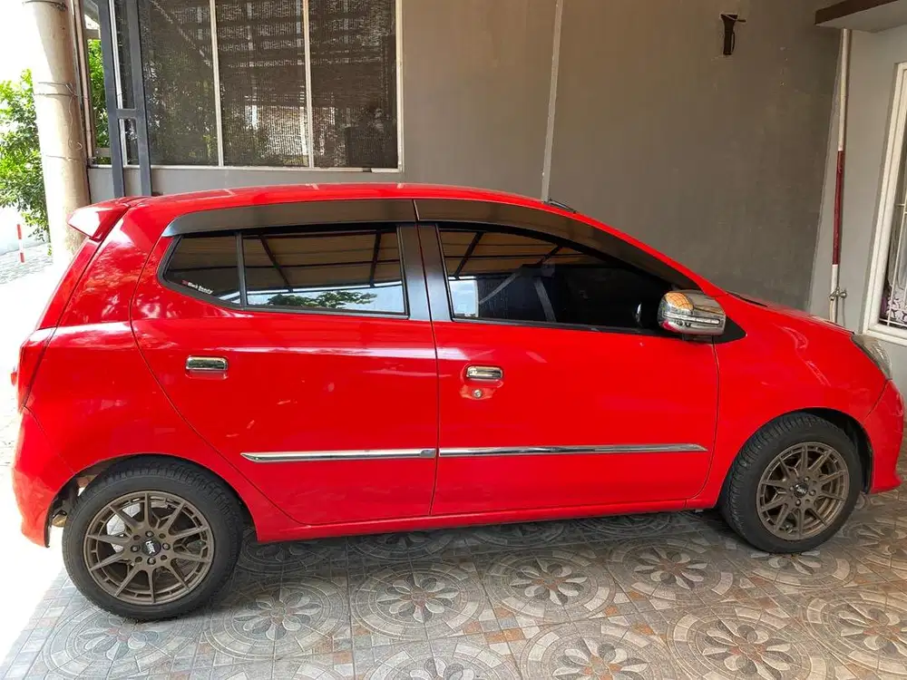 Di jual Cash Low KM 44.000 Toyota Agya 1.0 Bensin G- AT 2015 Merah