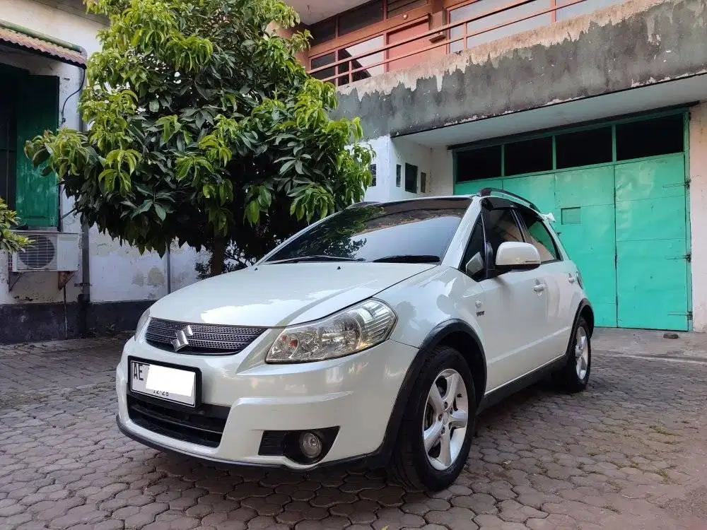 Suzuki SX4 x over 2009 matic pajak baru pcd jazz yaris