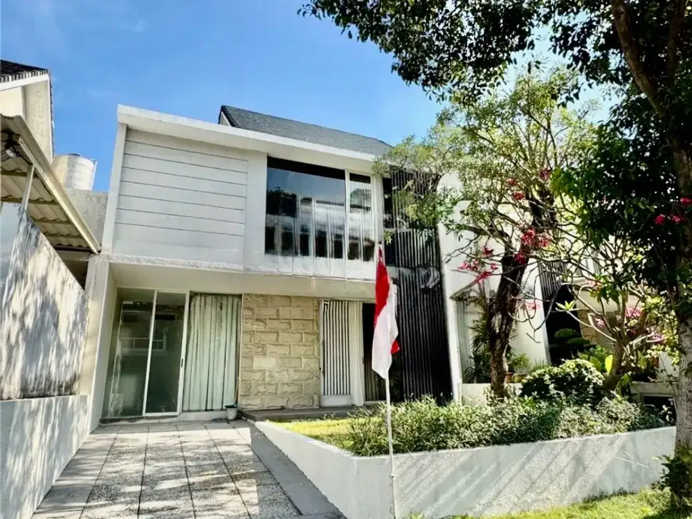DISEWAKAN RUMAH WOODLAND CITRALAND 3KT FULL FURNISH DEKAT PASAR MODERN