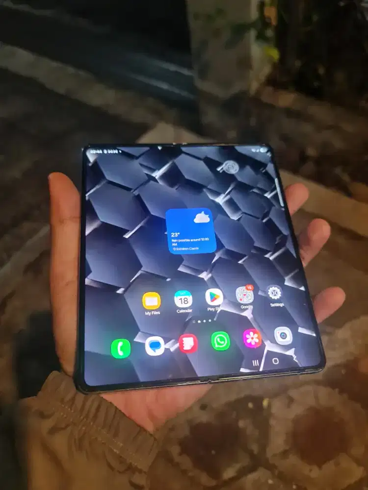 Samsung fold 5 256gb jaringan 5g resmi Indonesia