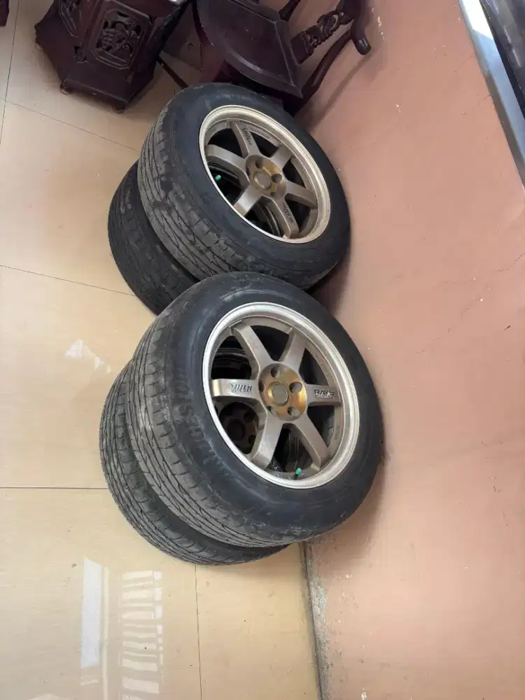 Velg mobil bekas