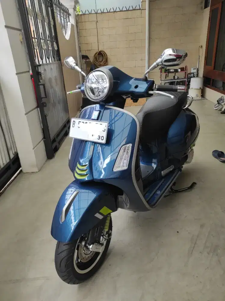 Vespa gts supertech 300 blue deep