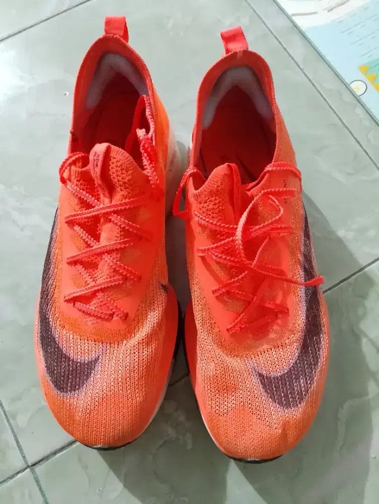 Di jual sepatu pria nike zoomx Pria