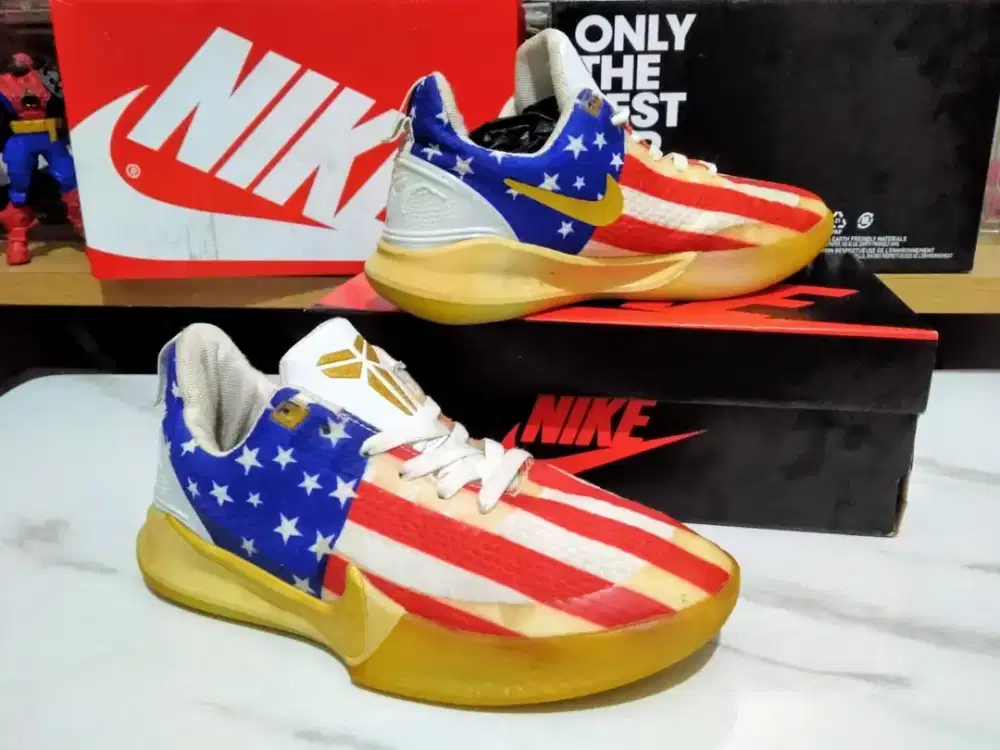 Sepatu Basket Nike Kobe Captain America