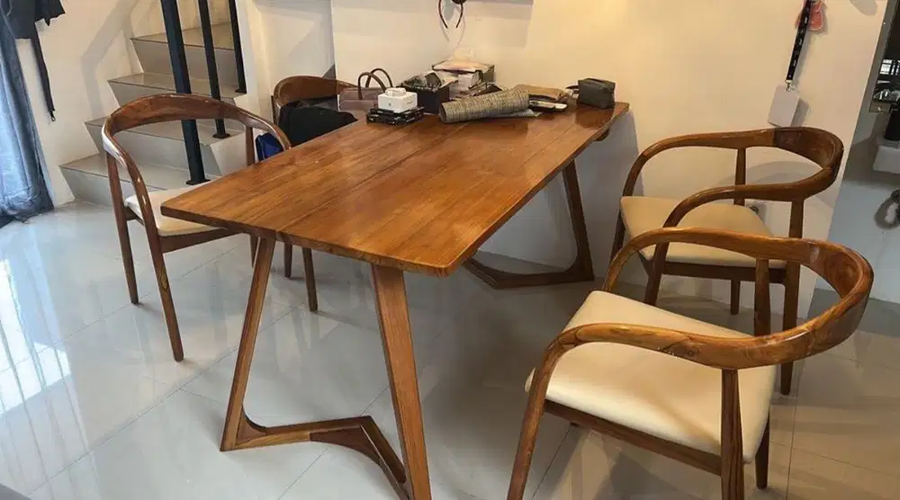 DIJUAL MEJA MAKAN SET + 4 KURSI KAYU MAHONI