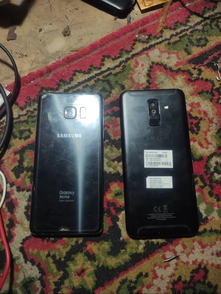 Di jual hp kondisi mati total 1 hp 50rb aja