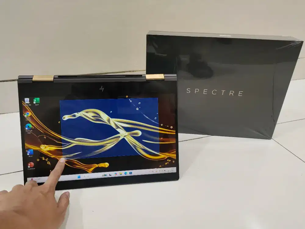 Hp spectre x360 Intel core i5 gen 8 touchscreen fulset