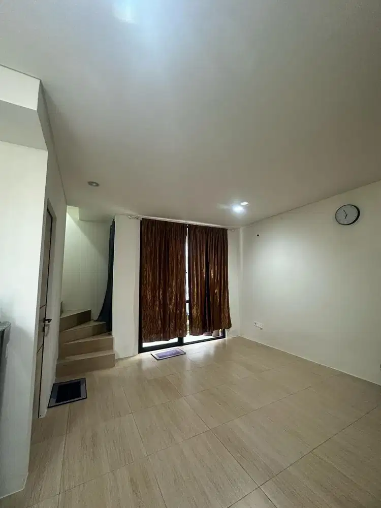 Disewakan Rumah 2 Lantai Cendanaspark Lippo Cikarang