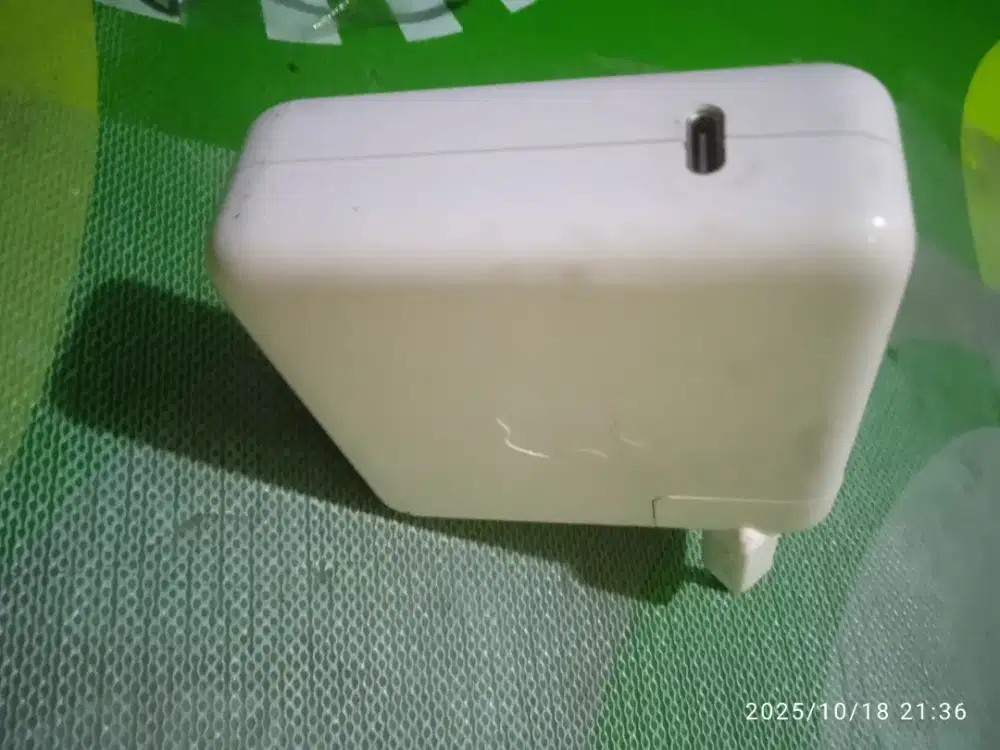 Adaptor 87w charger laptop apple macbook c to c
