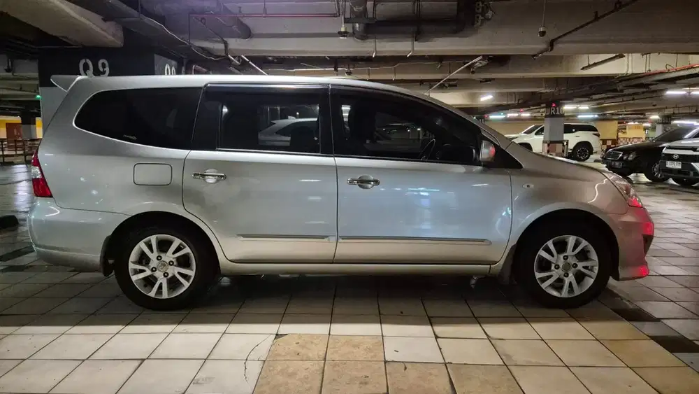 Nissan Grand livina 2013 Bensin