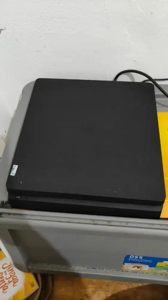 Alat permainan Playstasion 4 (PS 4)