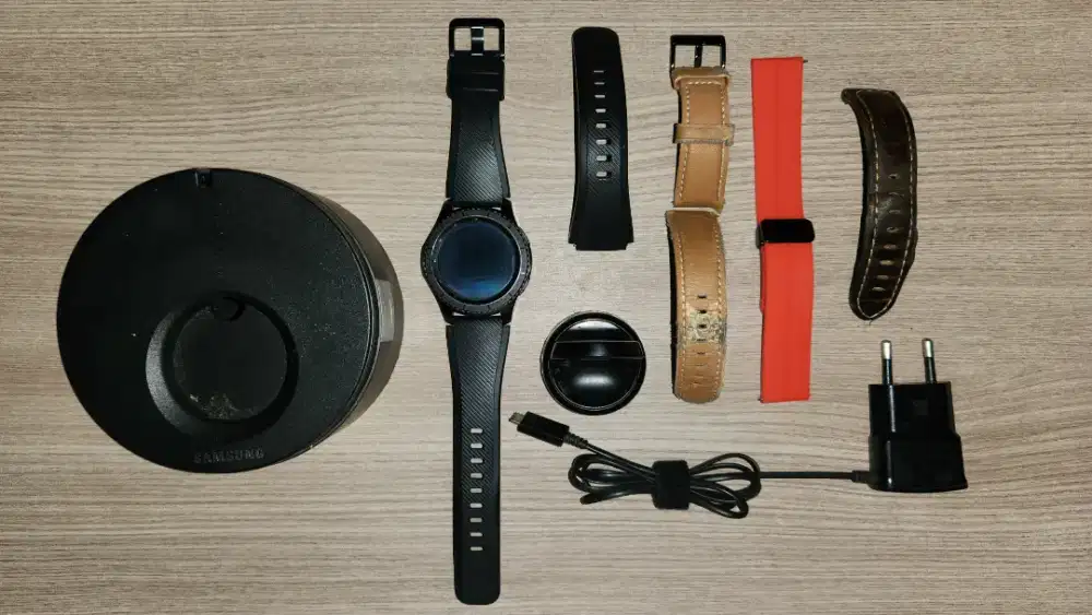Samsung Galaxy Watch Gear S3 Frontier Fullset Like New