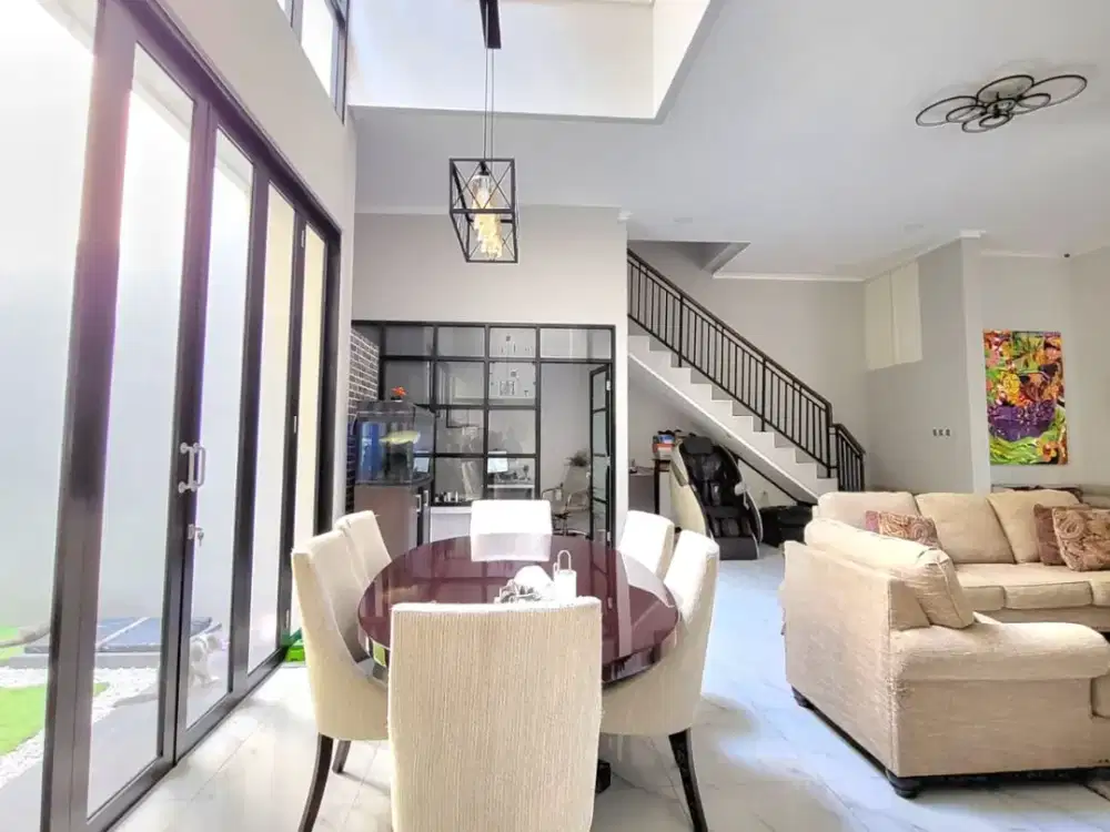 Dijual Rumah Mewah 3 Lantai + Rooftop di Menteng Bintaro, Tangerang Selatan!