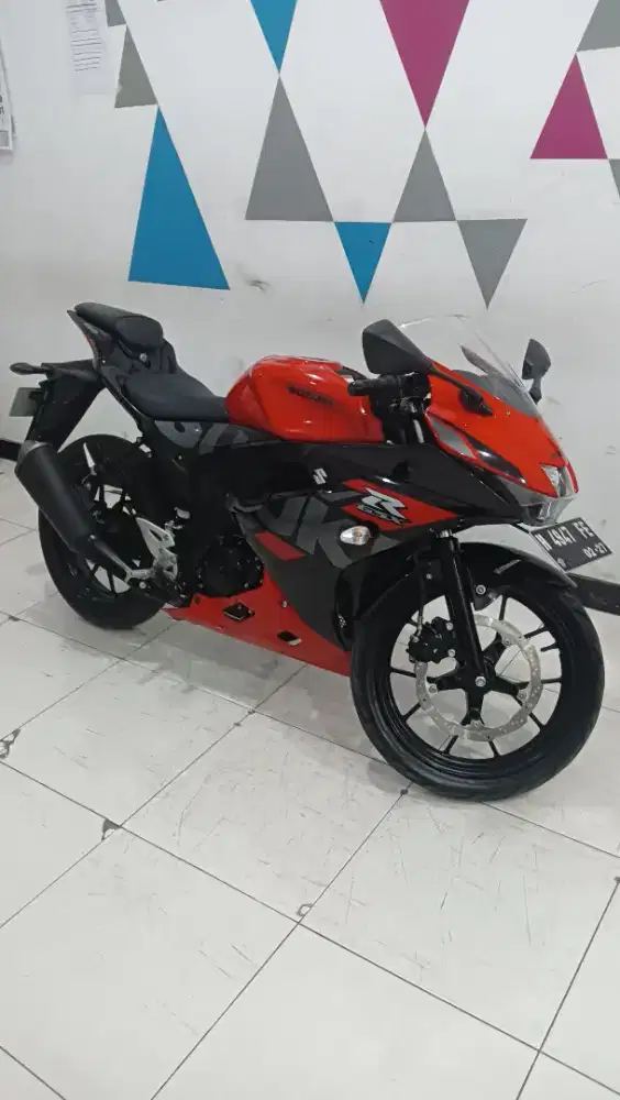 Suzuki New GSX 150 R 2021 km.2000