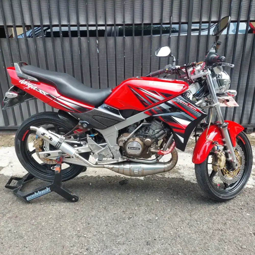 Kawasaki Ninja R 2011 convert SS