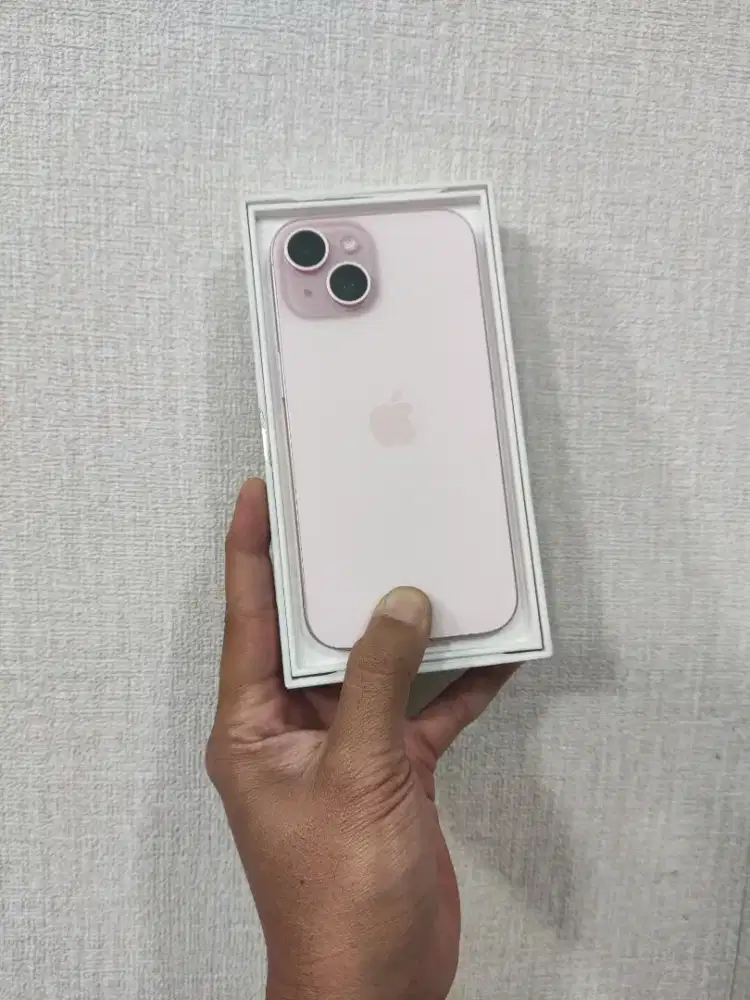 Iphone 15 128gb seken garansi on resmi bisa cash/cicilan paylatter
