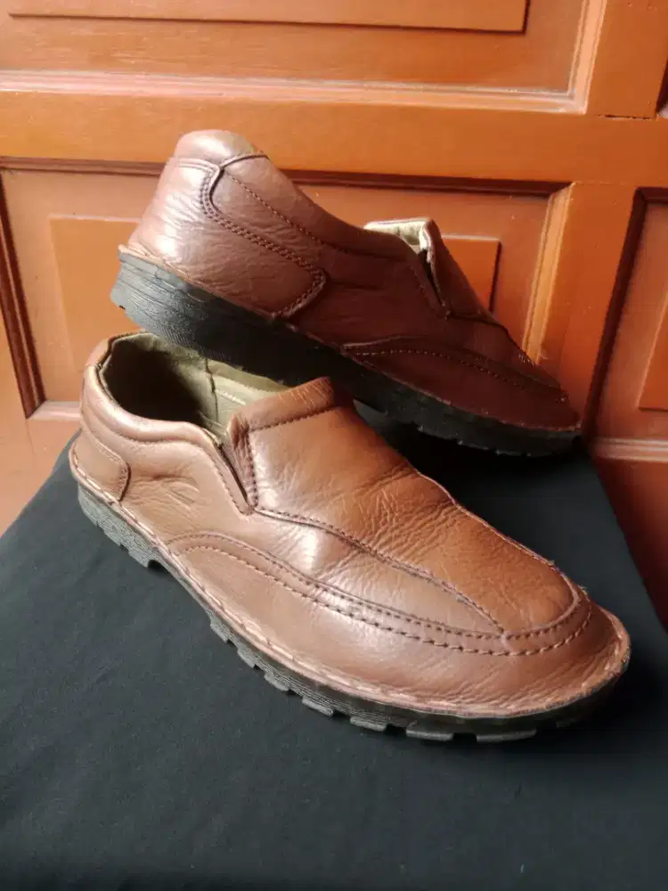 sepatu fantofel camel active