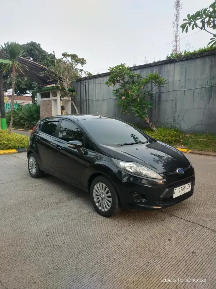 FORD FIESTA 1.6 PAJAK HIDUP
