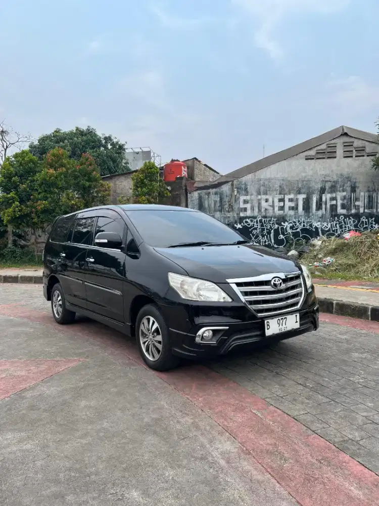 INNOVA V LUXURY AT 2014