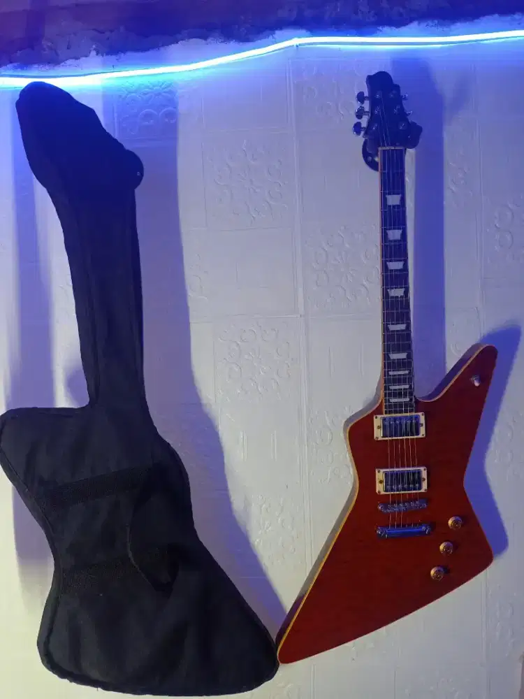 Gitar listrik samick explore